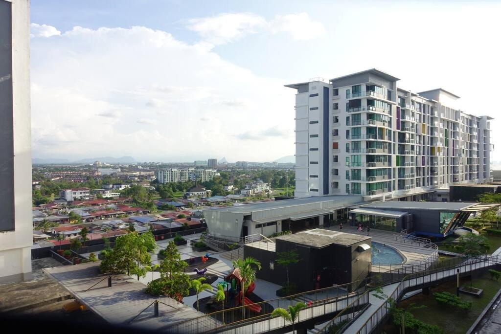 8pax Cozy Home Stay Jazz Suites 1 Vivacity Kuching Sarawak 3BR Luaran gambar